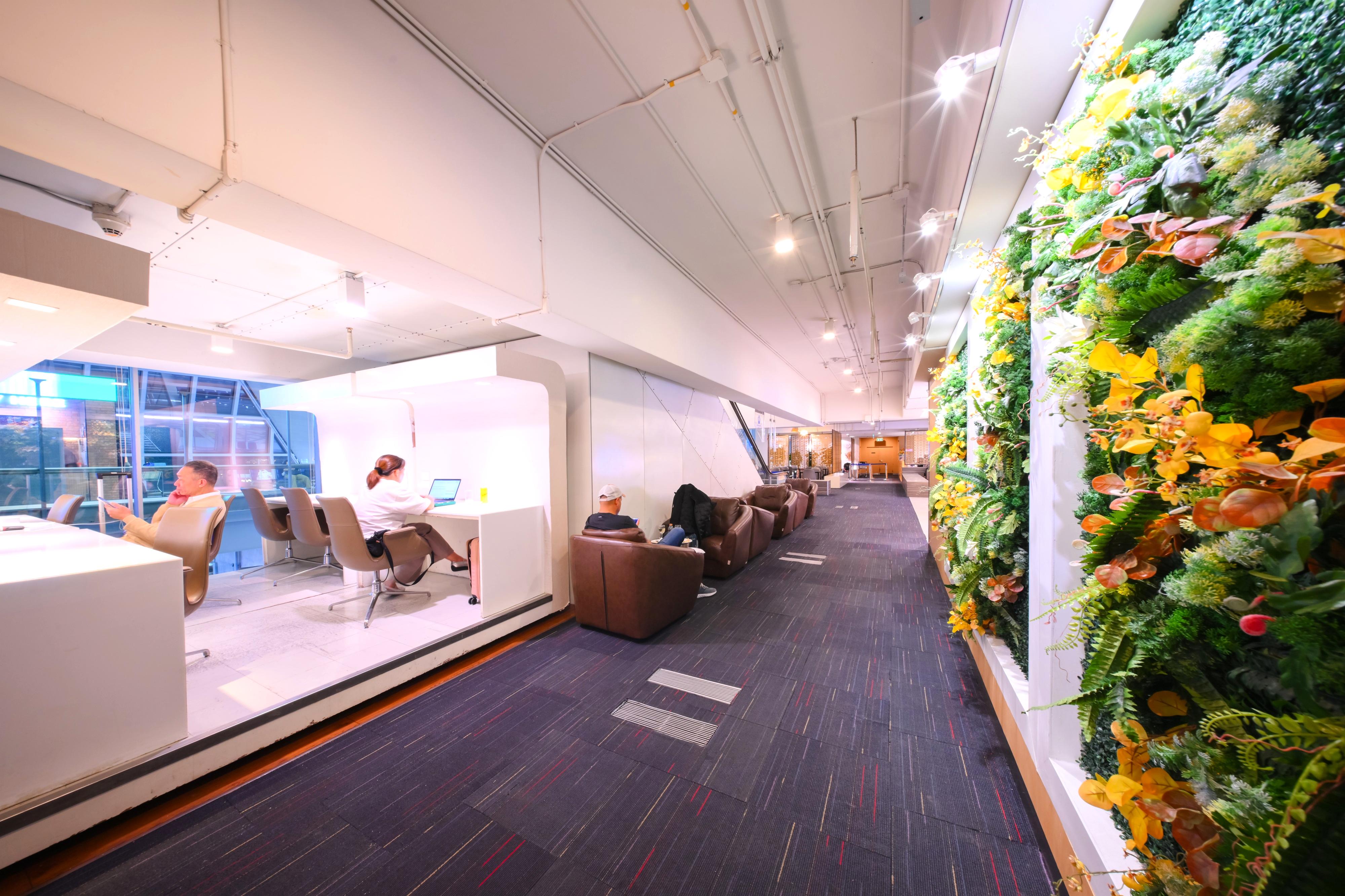 Miracle First Class Lounge