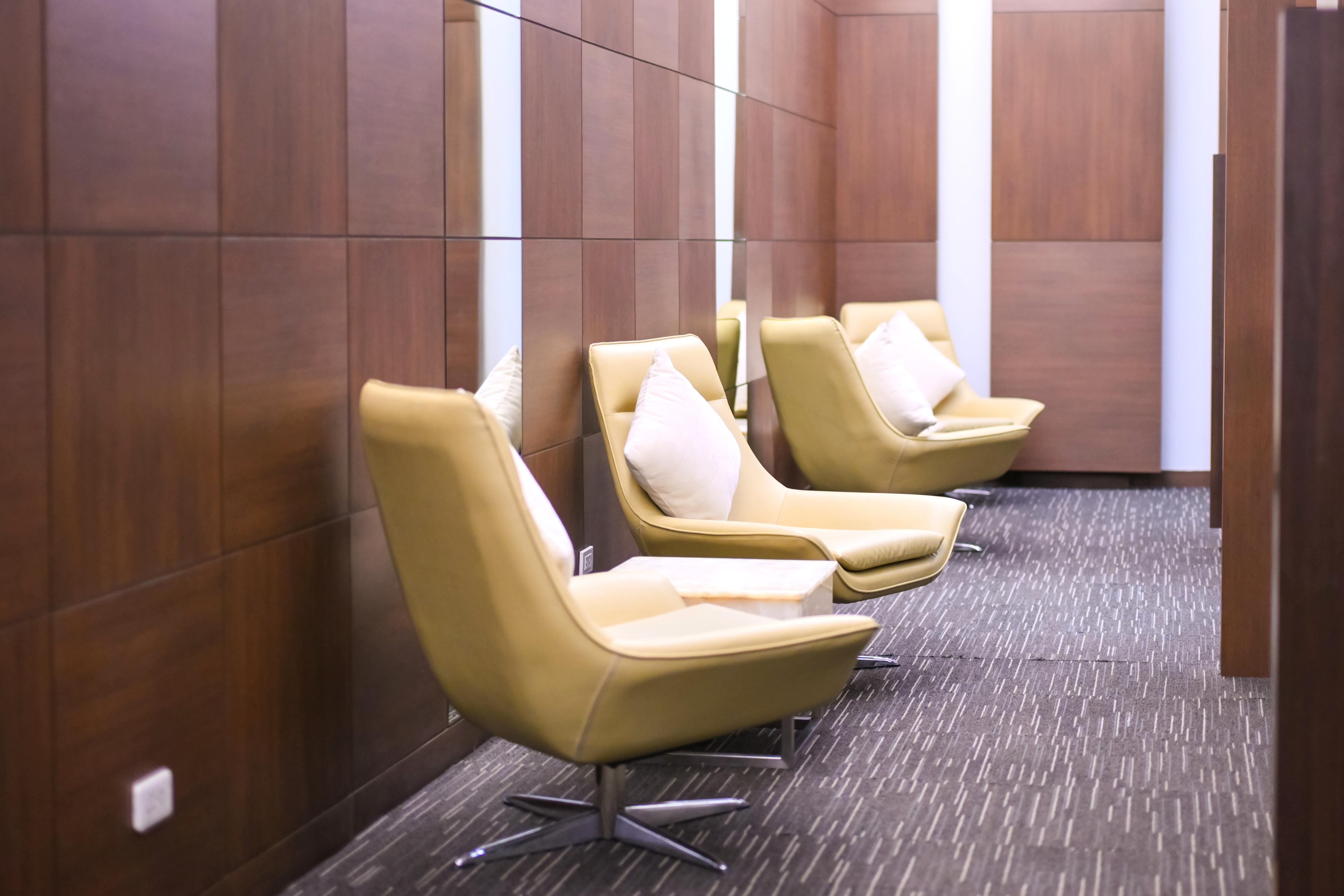 Miracle First Class Lounge