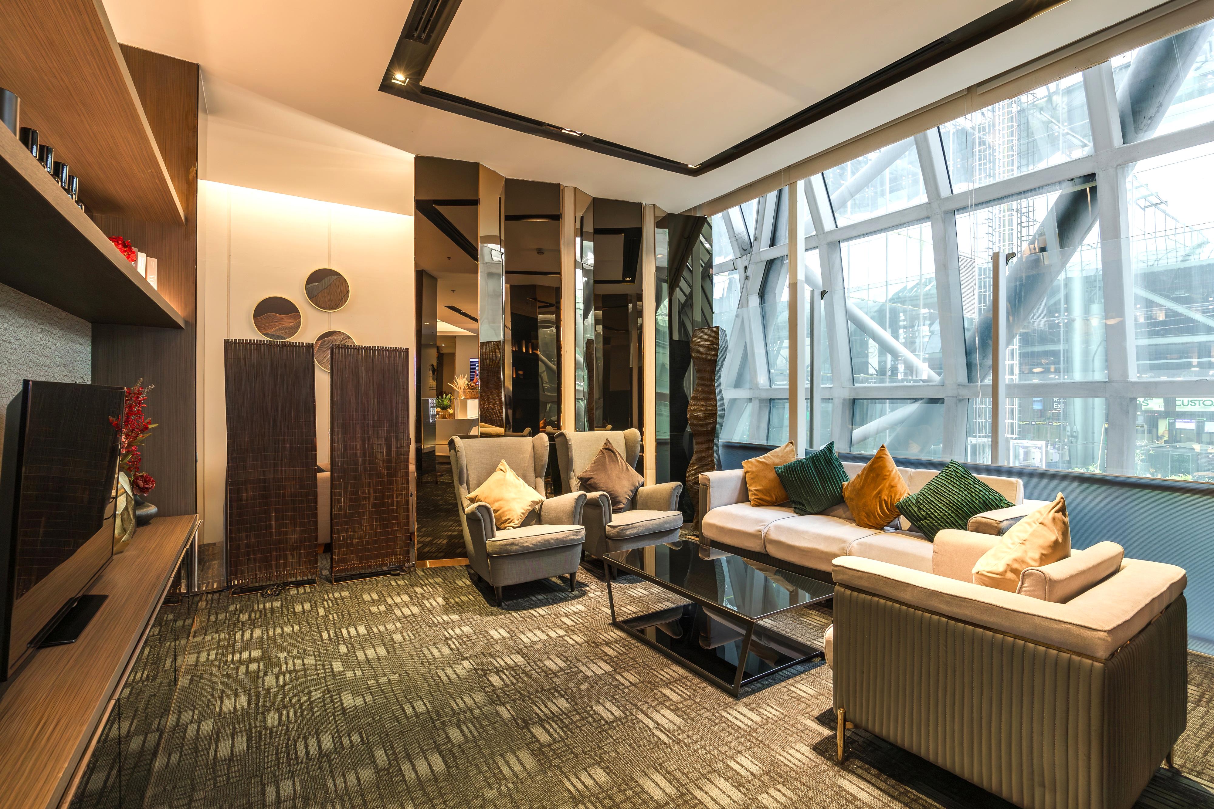 Miracle First Class Lounge