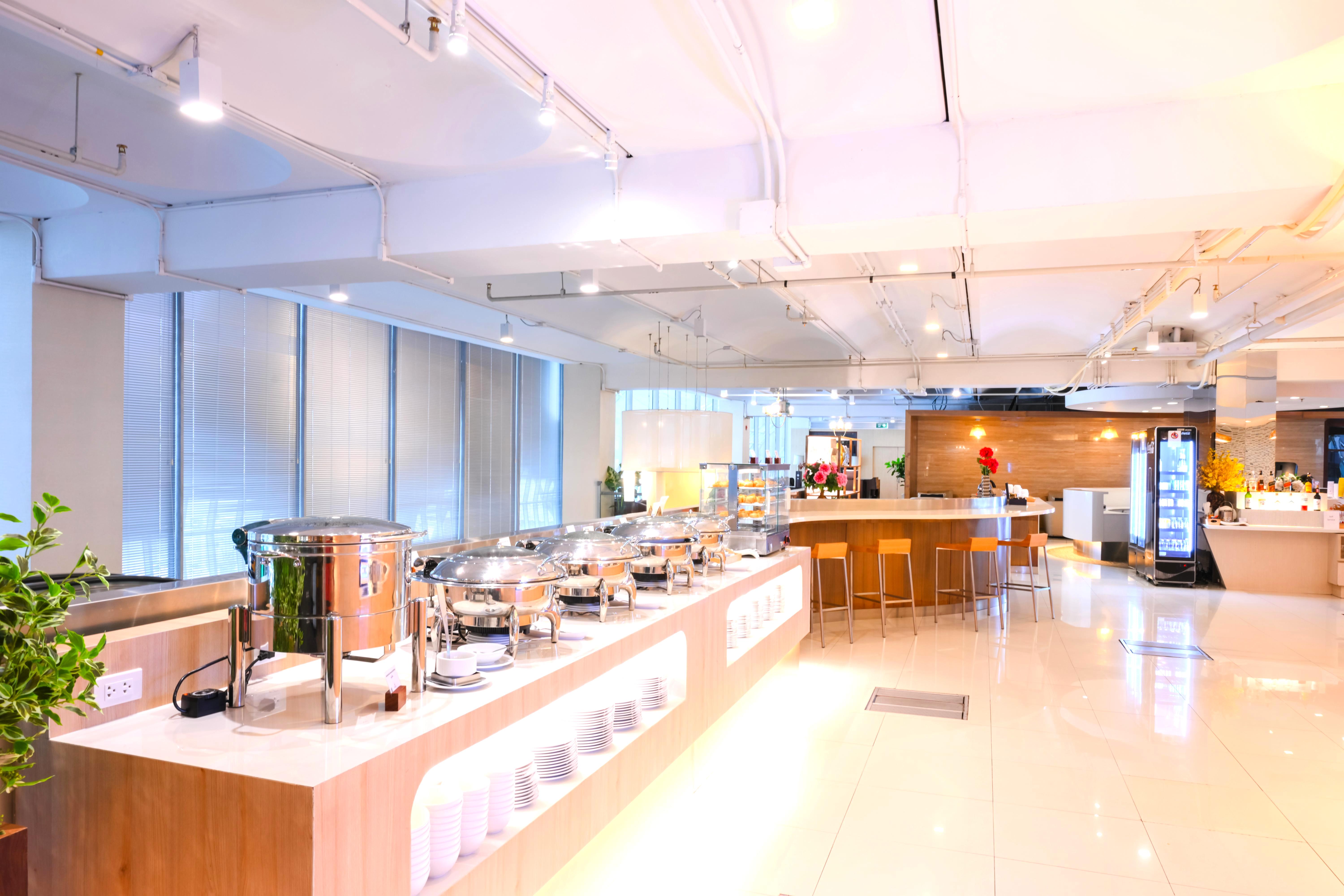 Miracle First Class Lounge