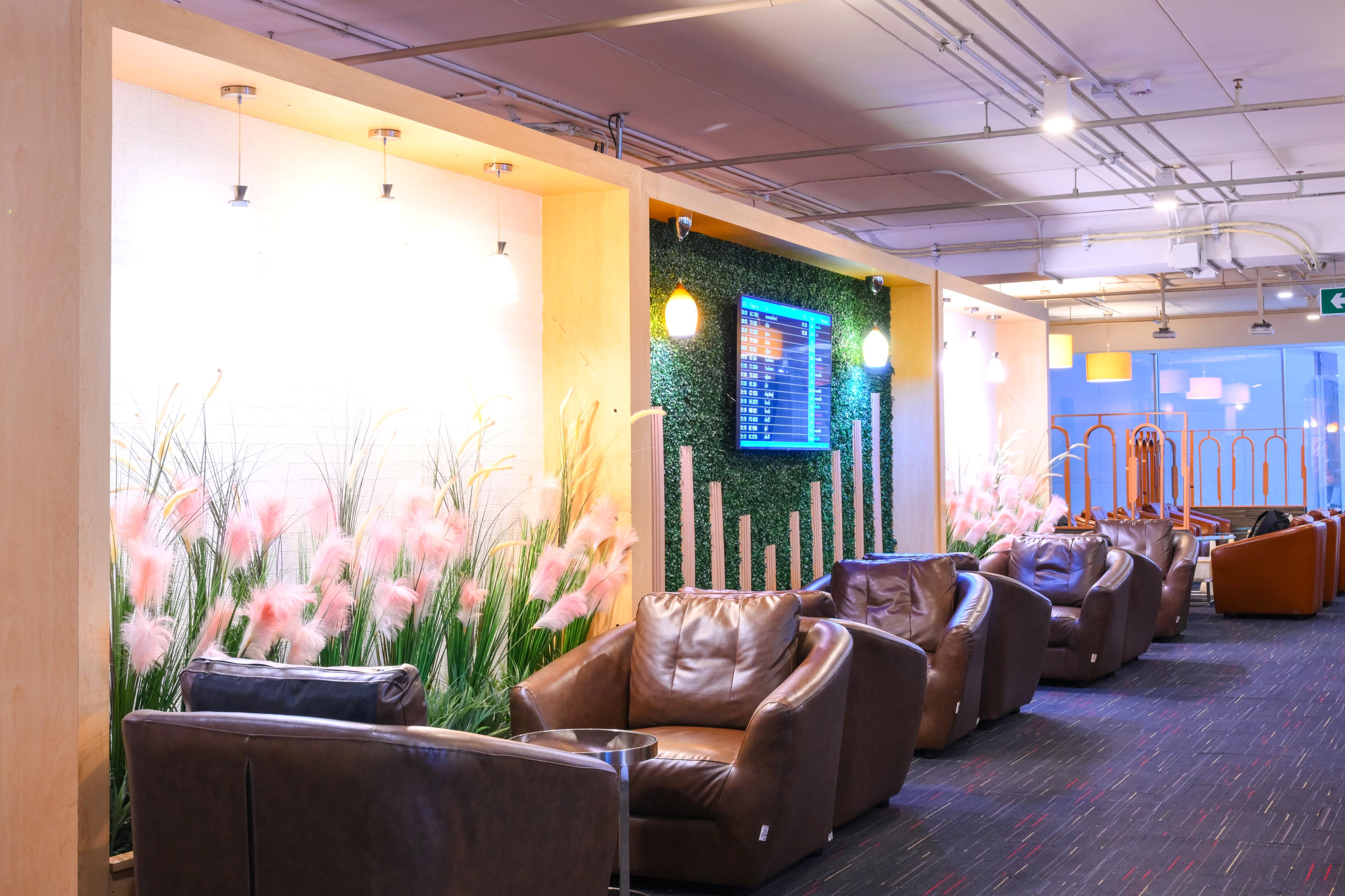 Miracle First Class Lounge