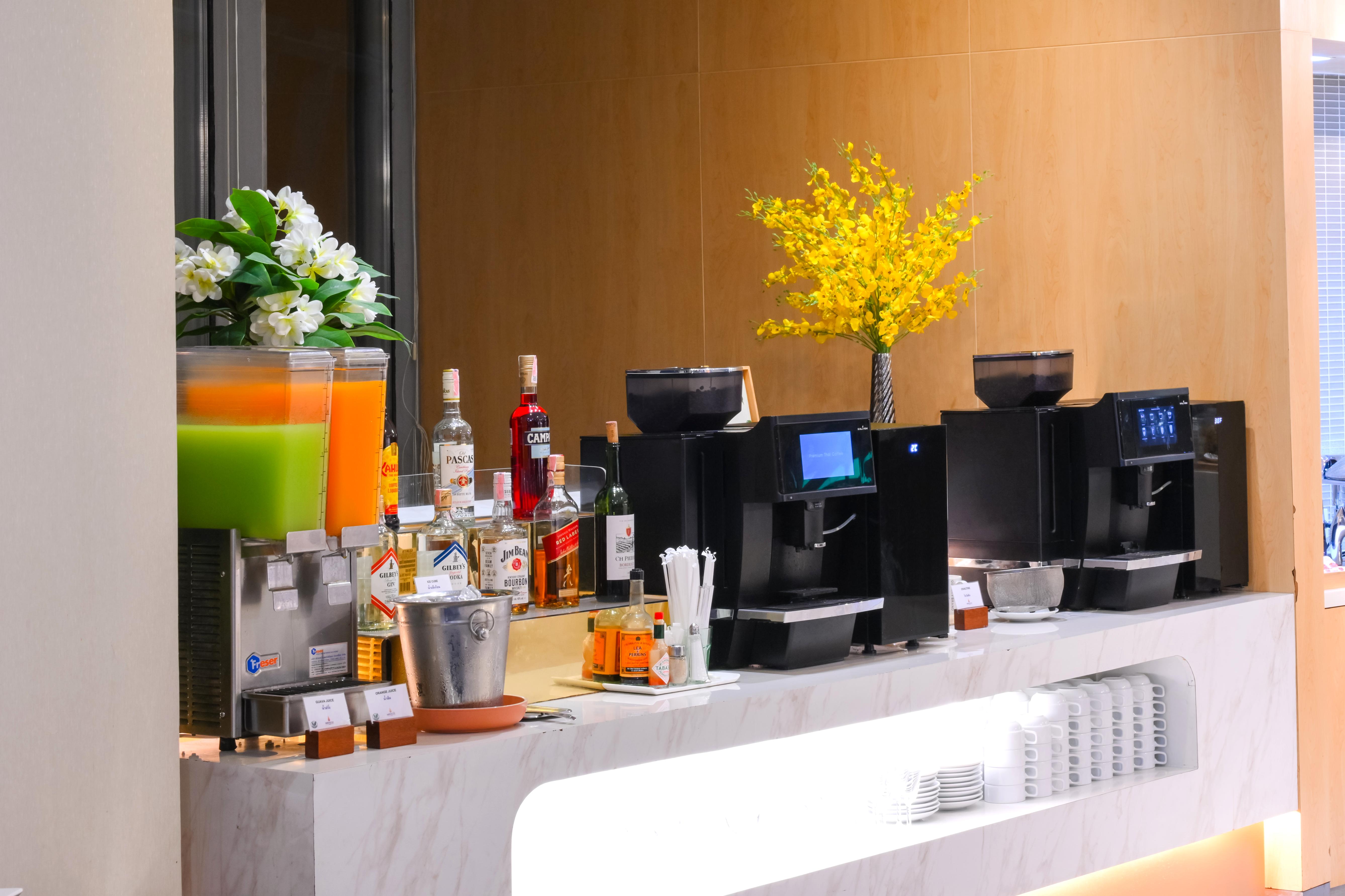 Miracle First Class Lounge