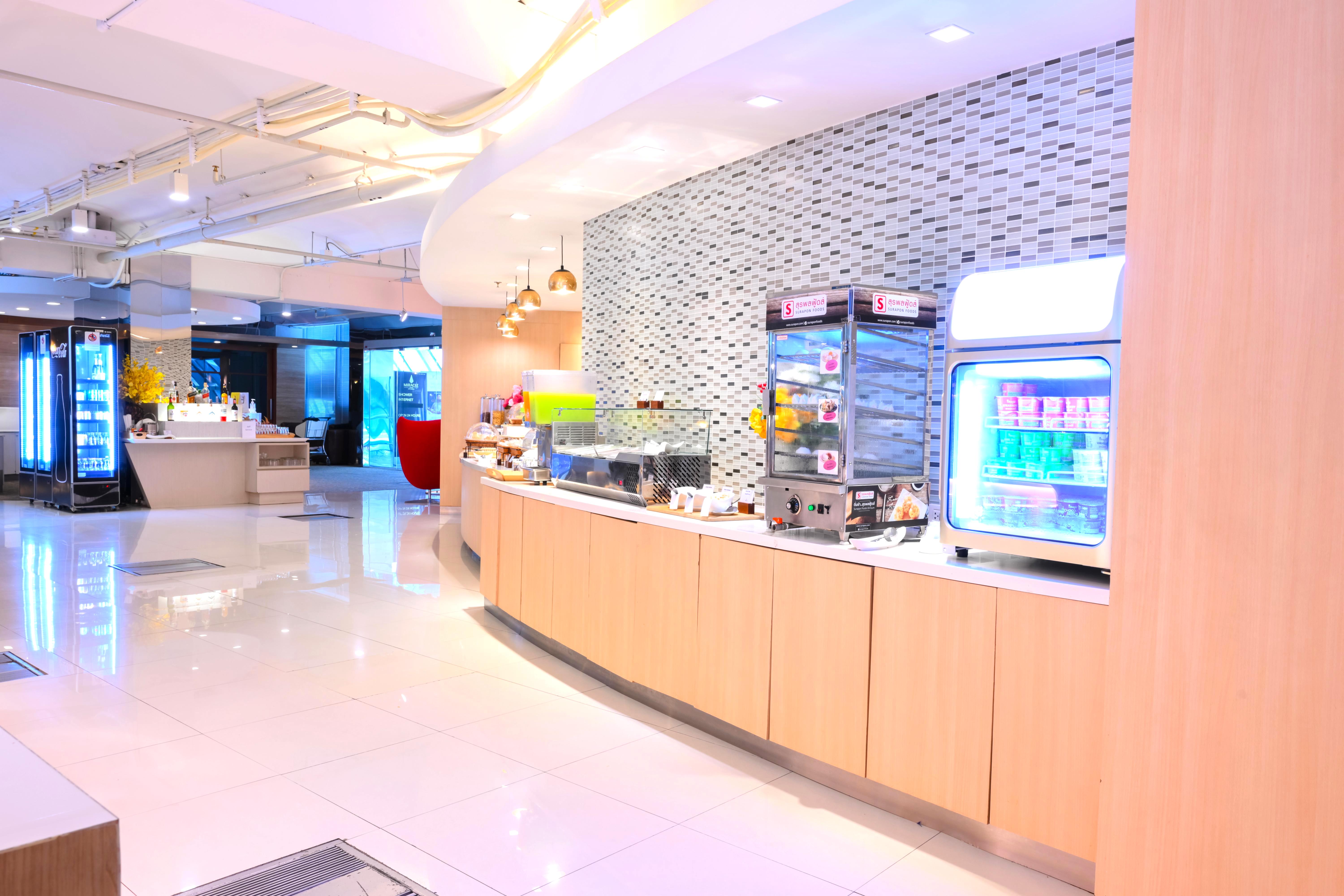 Miracle First Class Lounge