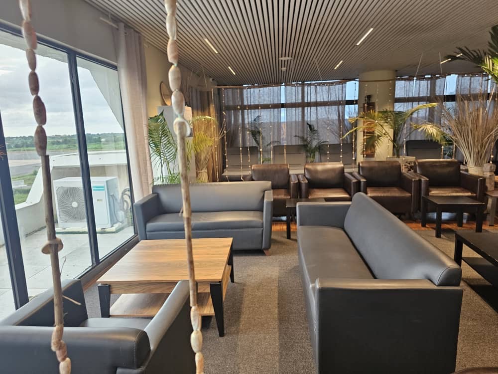 First Class Lounge
