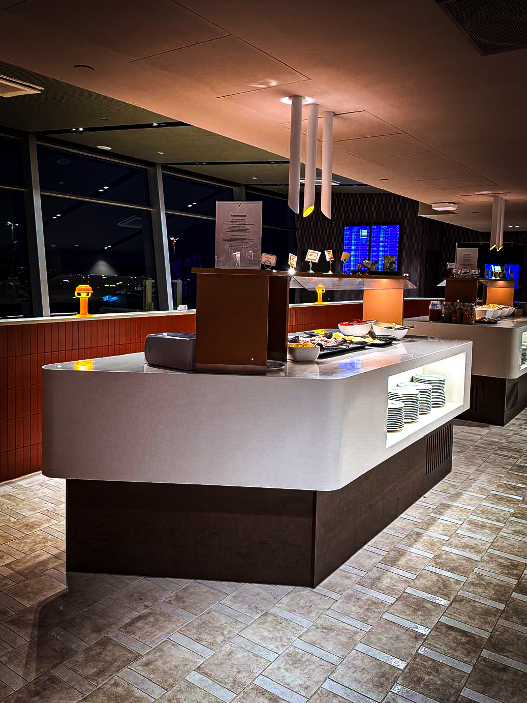 Aspire Lounge (Gate 27)