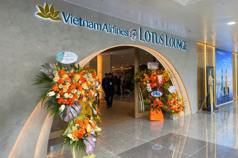 Vietnam Airlines Lotus Lounge - International