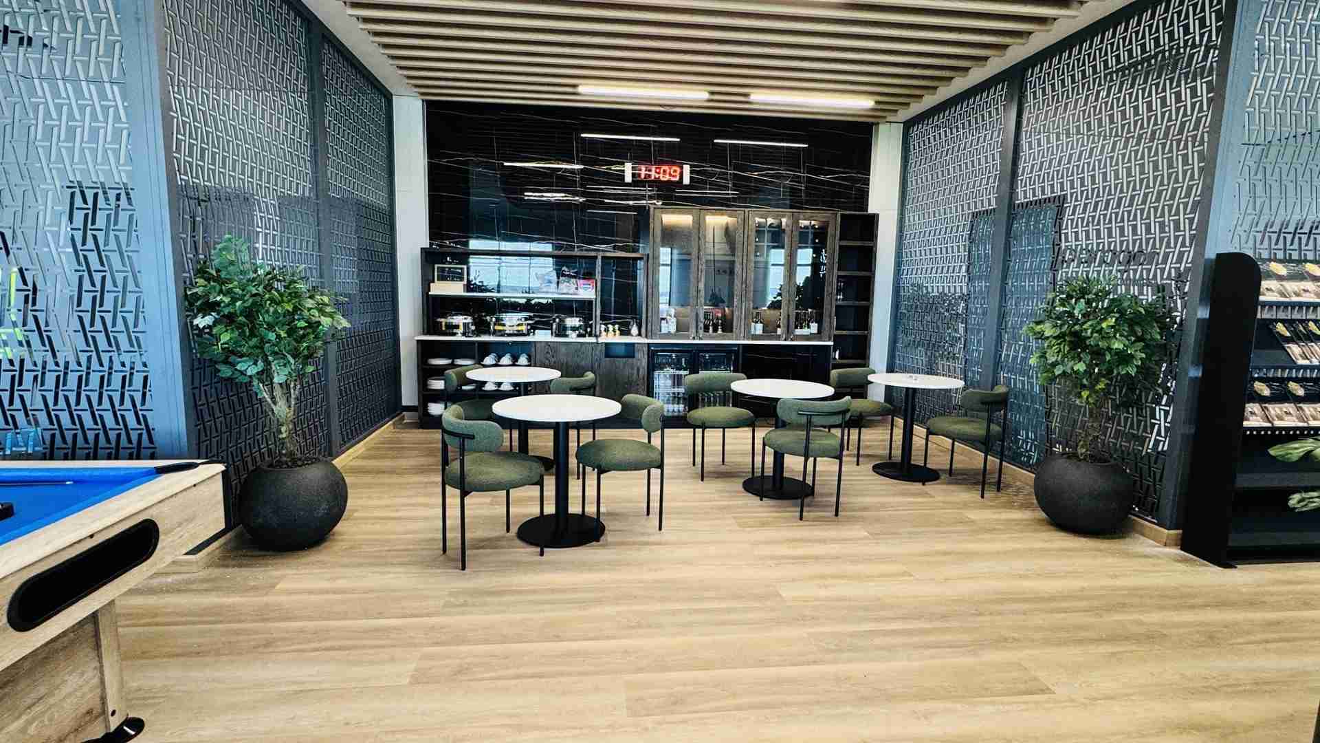 Paragon Premium Lounge
