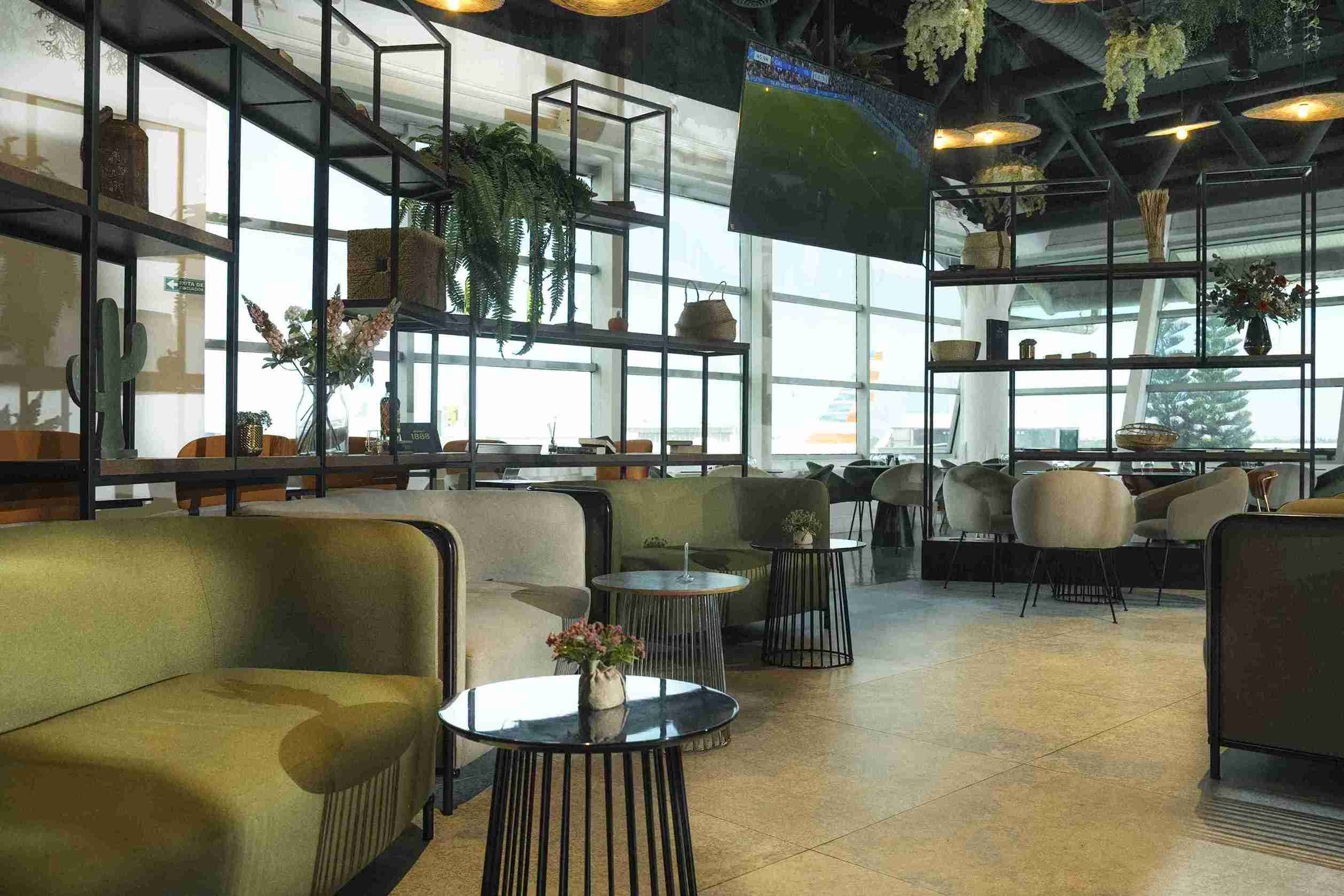 Sky the Lounge