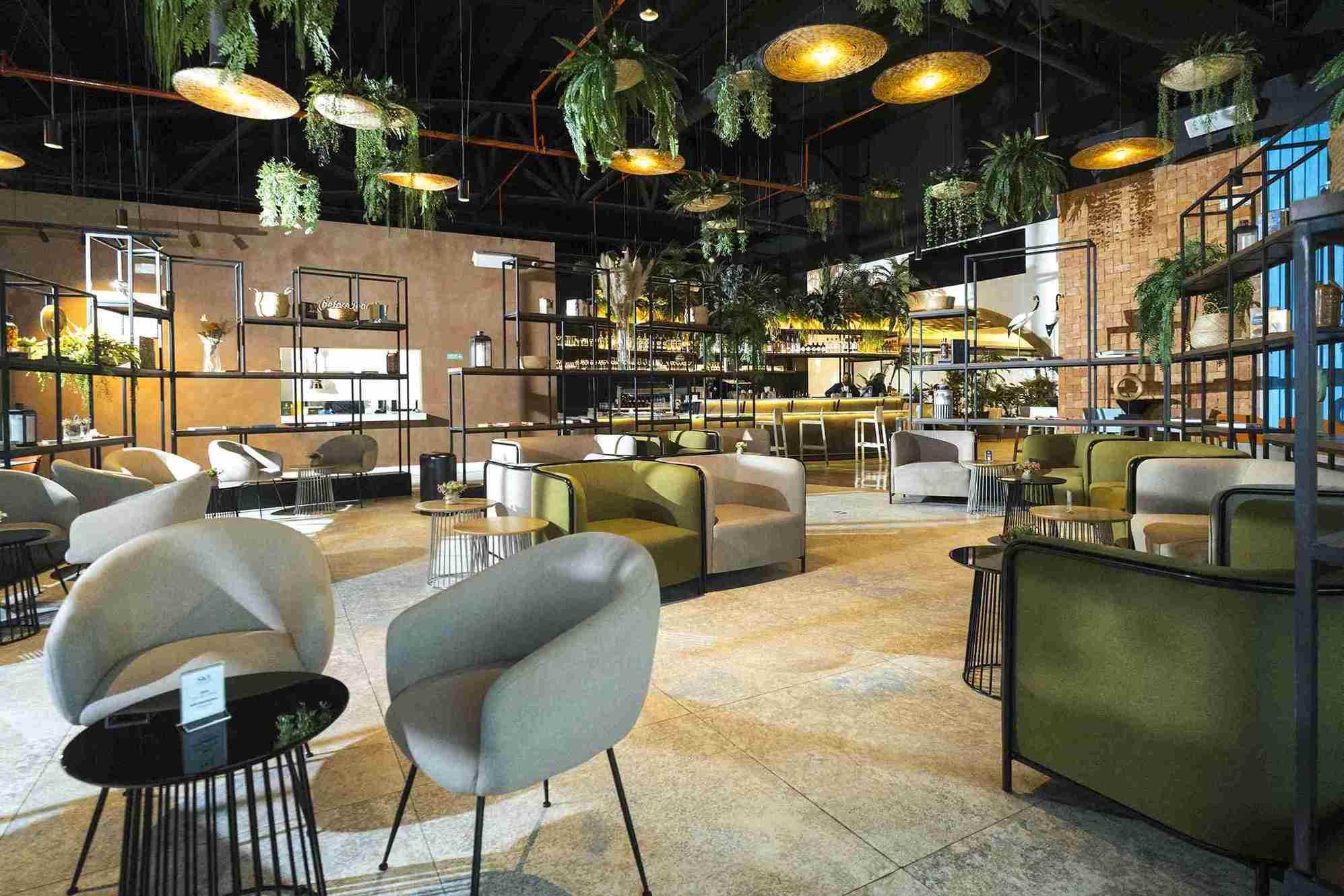 SKY Lounge