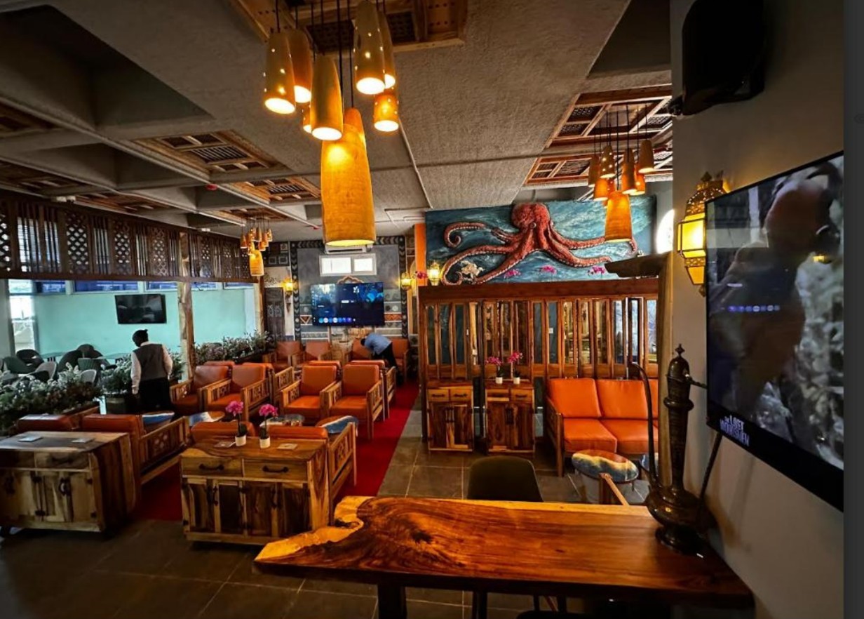 Bosphorus Domestic Lounge